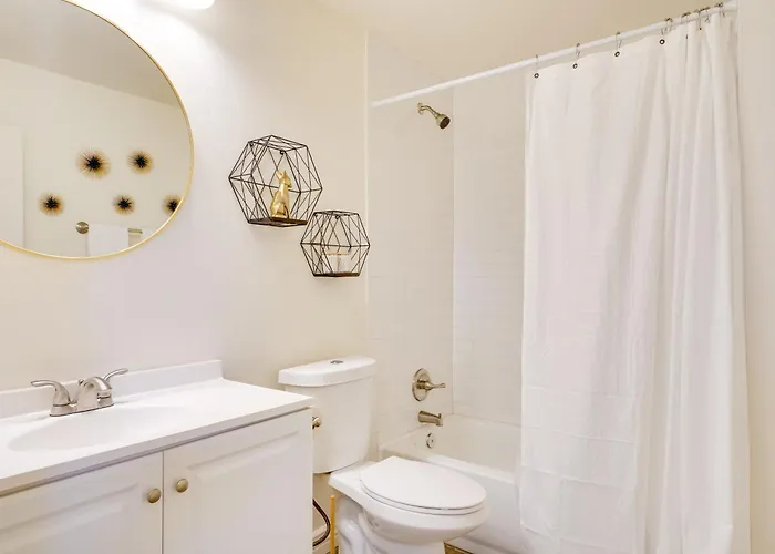 Holiday home 2 Mi To Of Arizona: Urban Escape